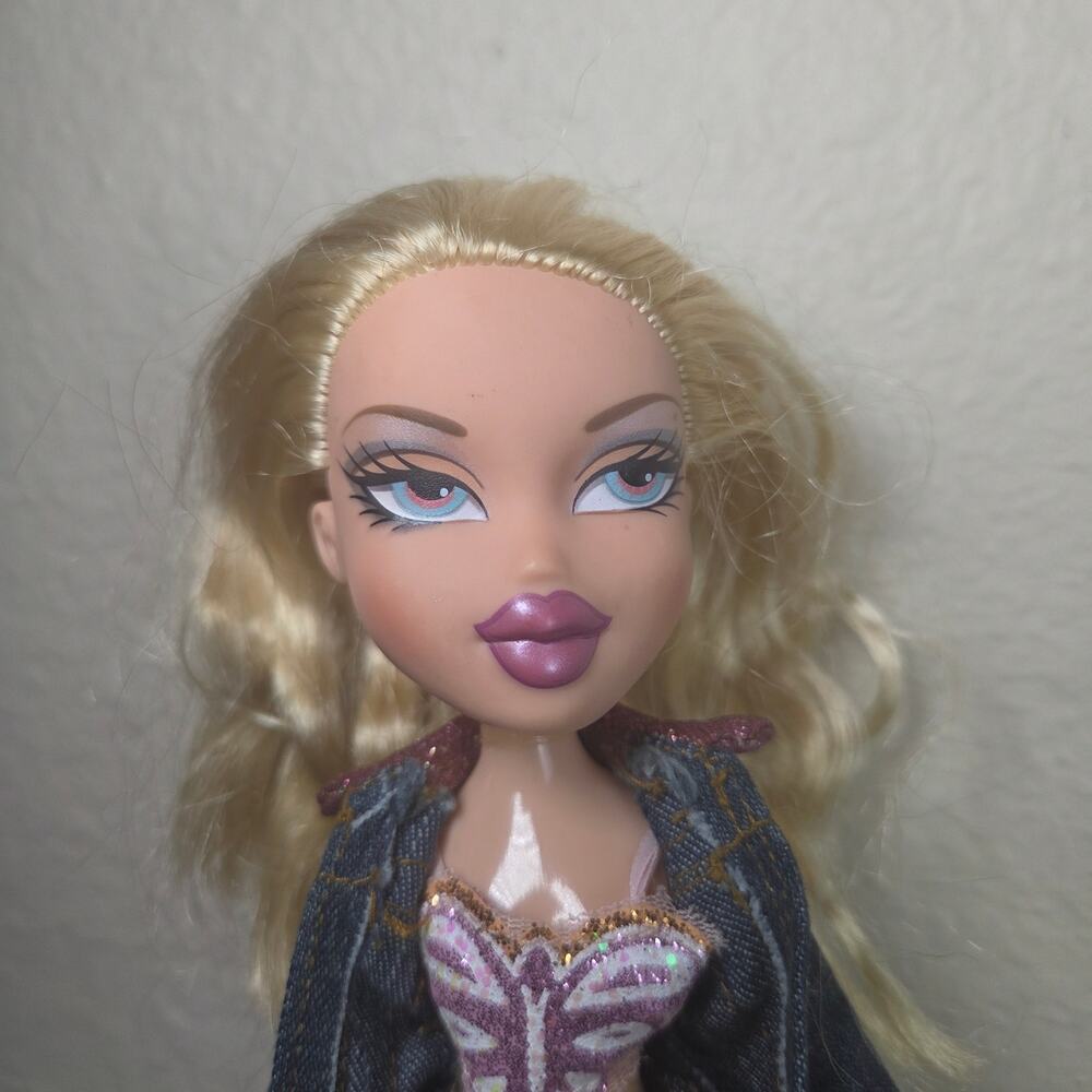 Vintage 2004 Bratz Blind Date Secret Date Cloe Doll with Original Outfit - Picture 3 of 8